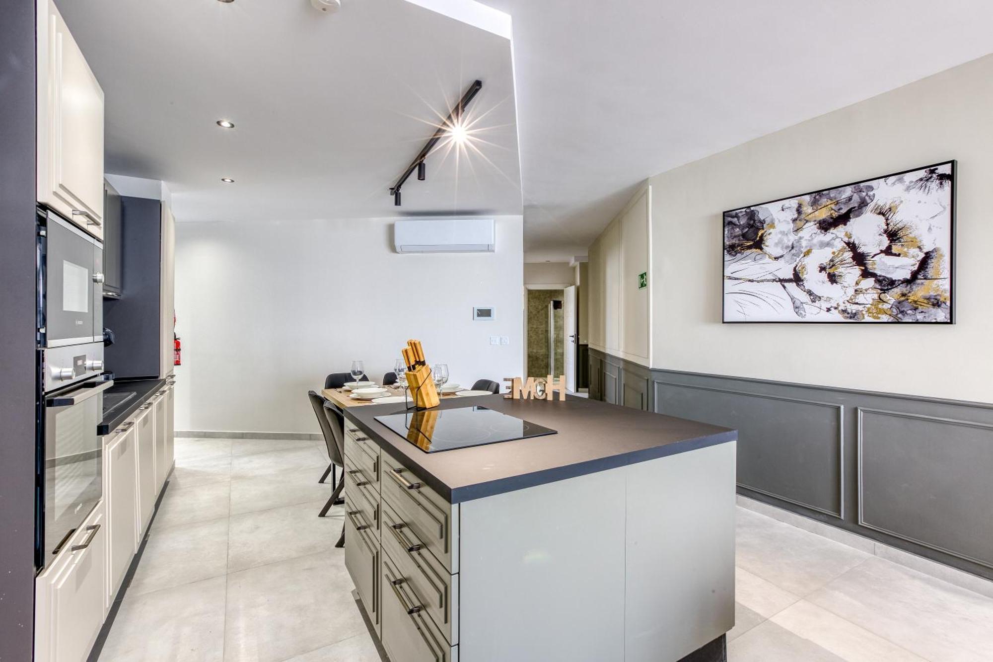 Stylish 3br Luxury In Sliema-14 Apartment