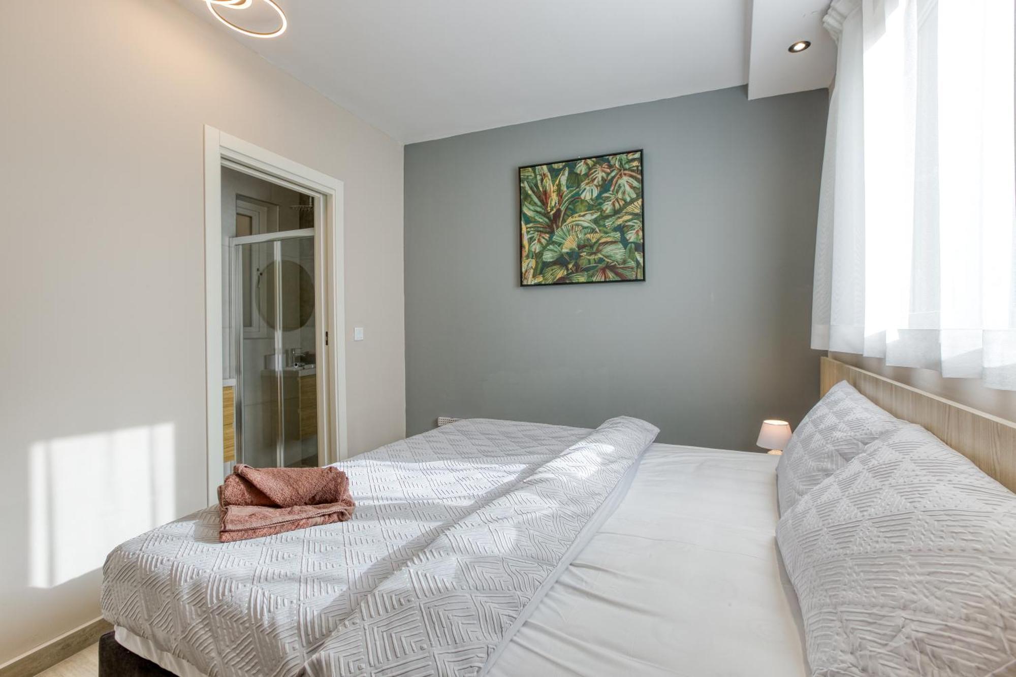 Apartment Stylish 3br Luxury In Sliema-14
