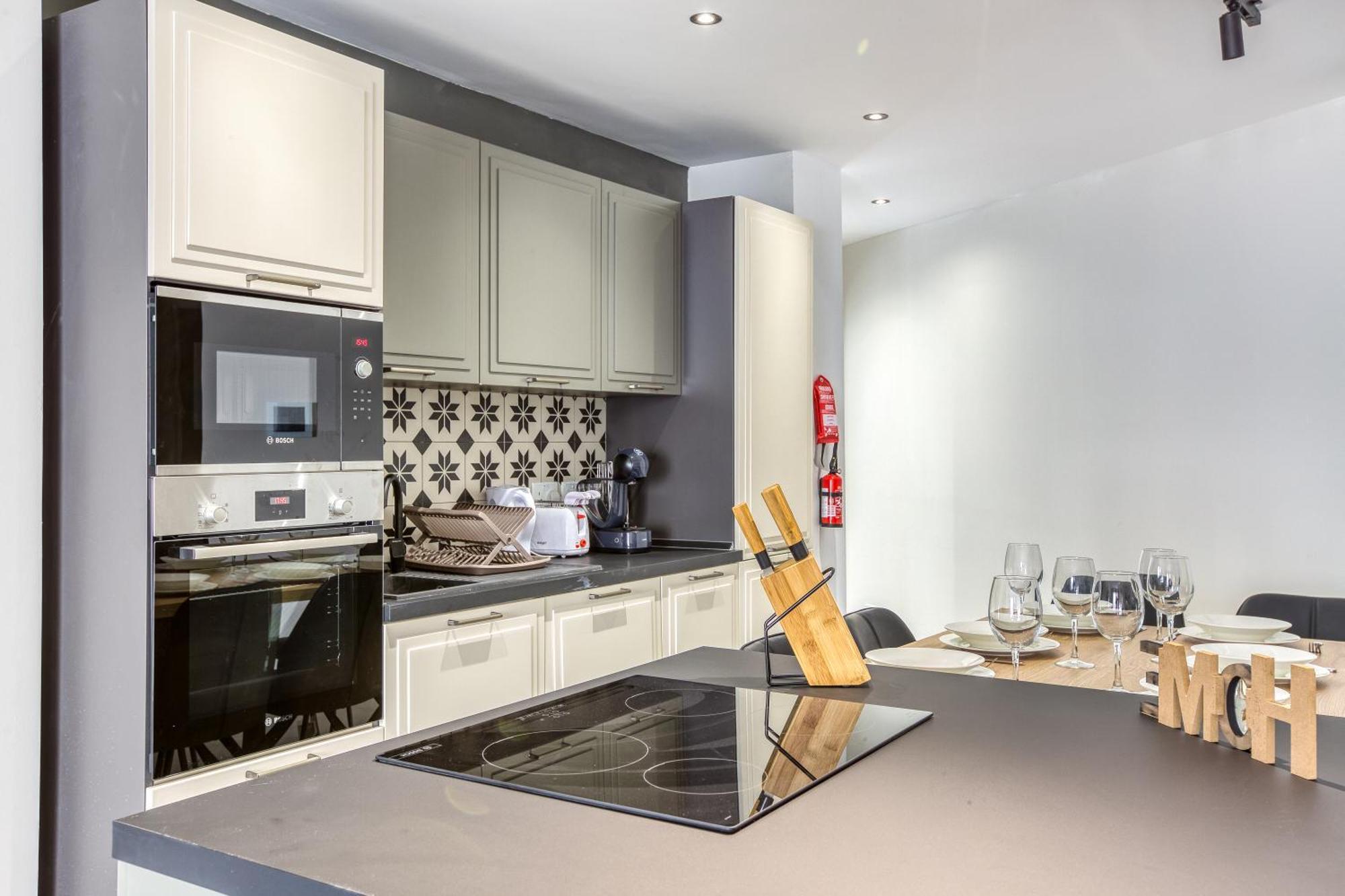 Apartment Stylish 3br Luxury In Sliema-14