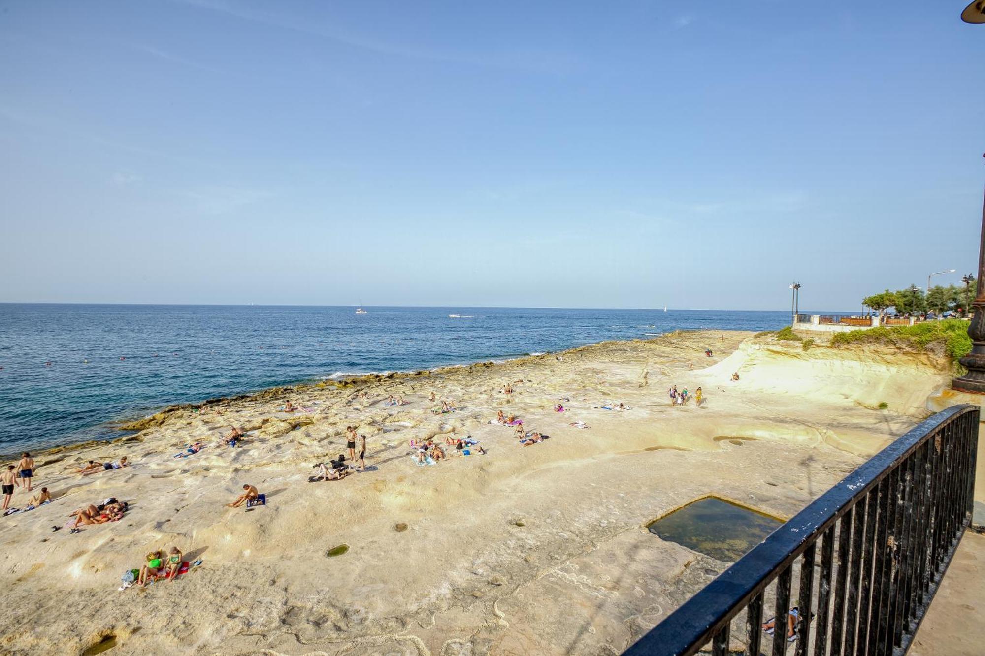 Stylish 3br Luxury In Sliema-14 *